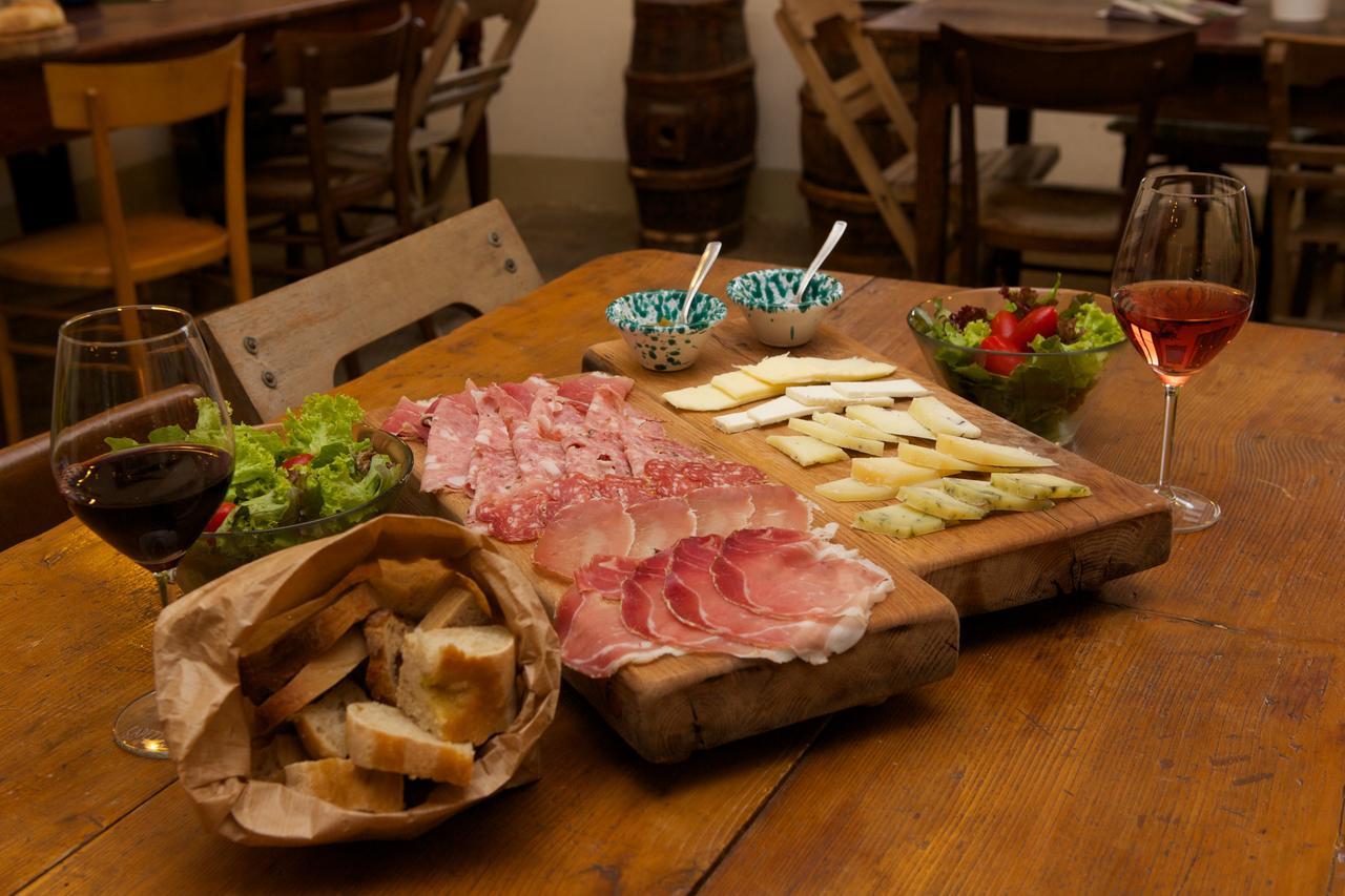 Tenuta Di Capezzana Bed and Breakfast Seano Exteriör bild