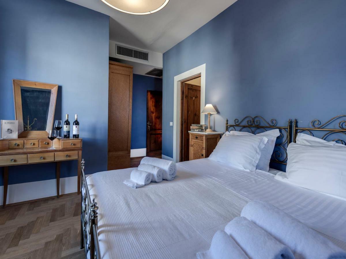 Tenuta Di Capezzana Bed and Breakfast Seano Exteriör bild