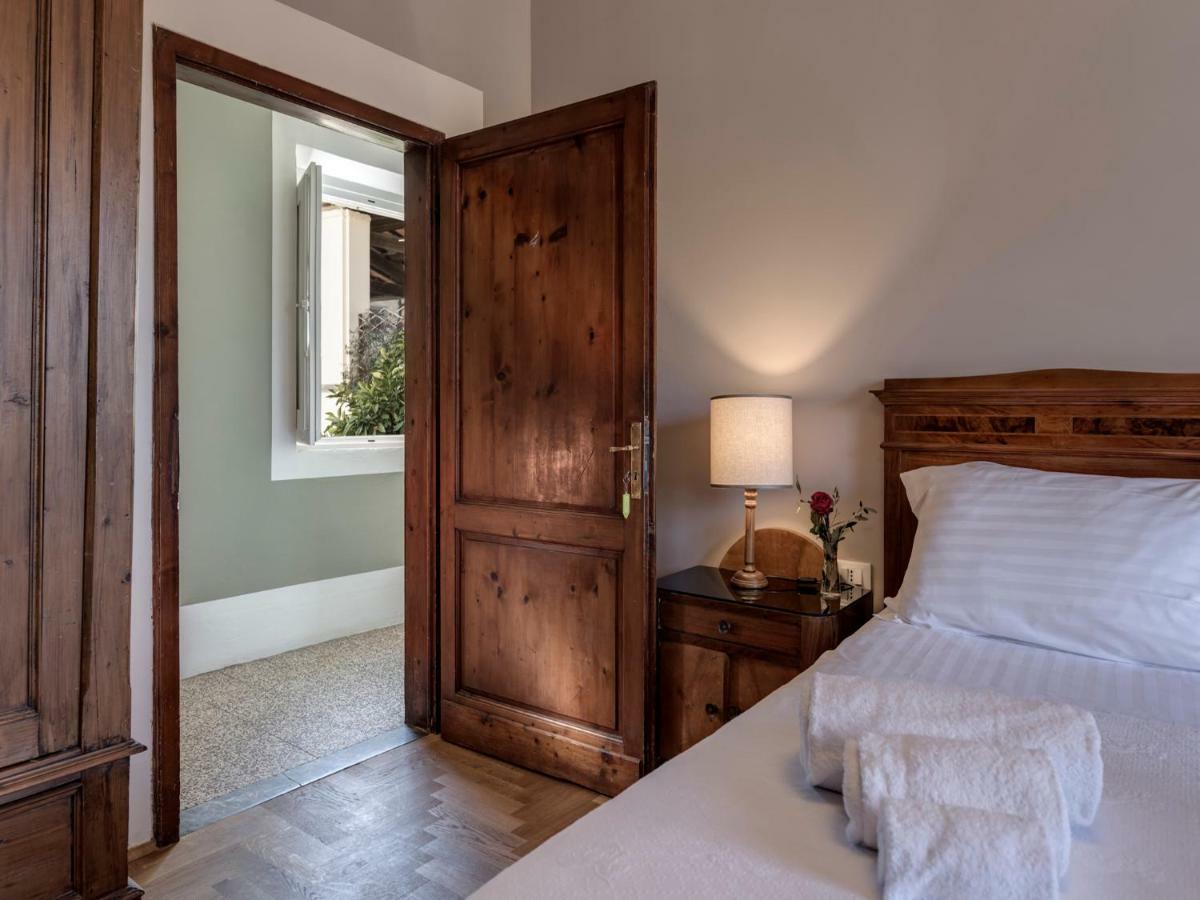 Tenuta Di Capezzana Bed and Breakfast Seano Exteriör bild