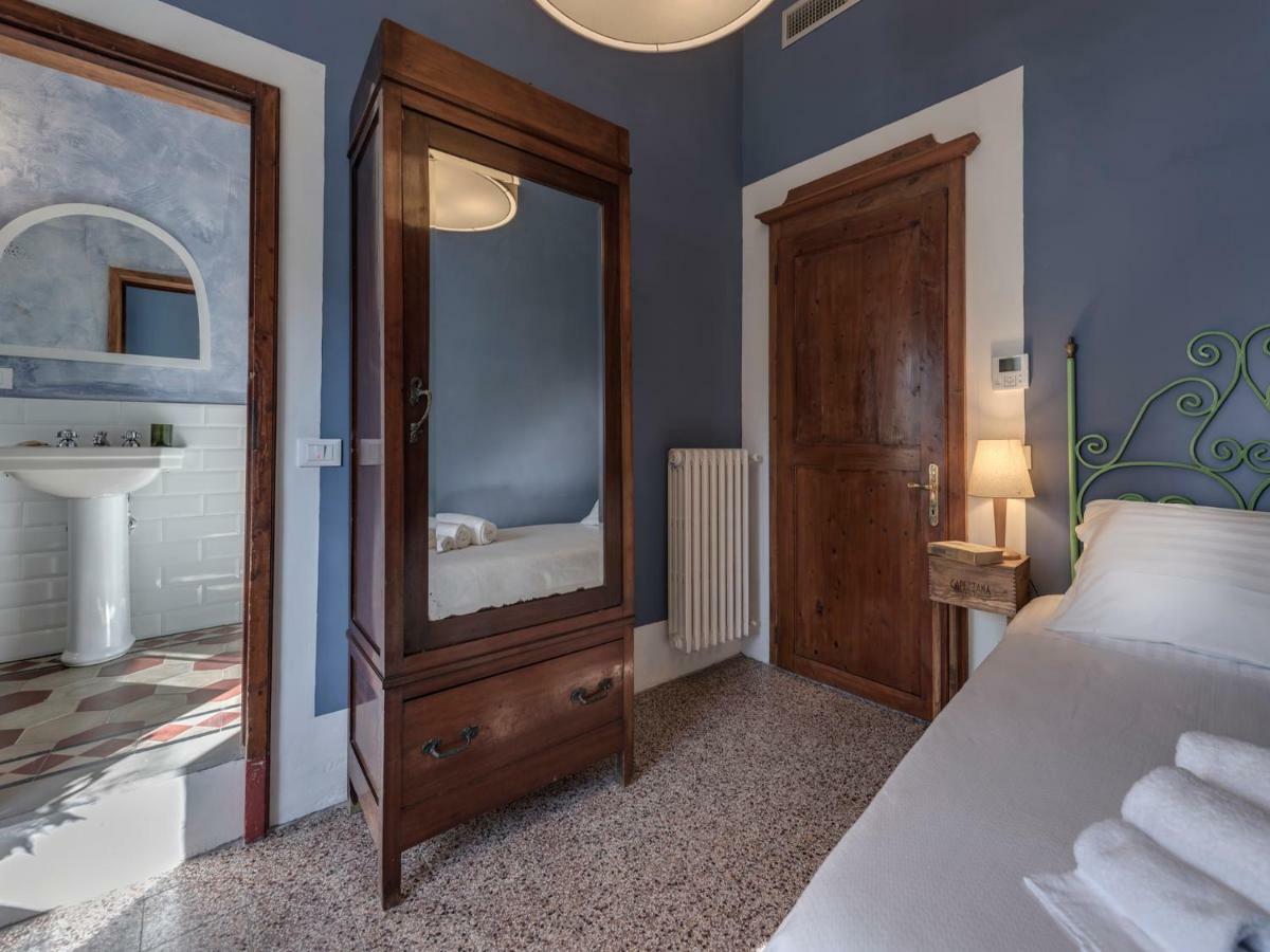 Tenuta Di Capezzana Bed and Breakfast Seano Exteriör bild