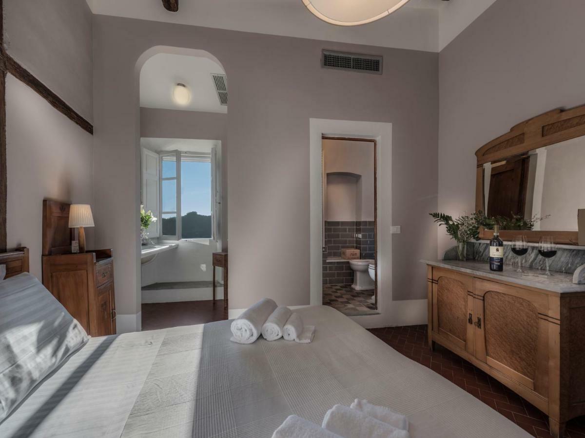 Tenuta Di Capezzana Bed and Breakfast Seano Exteriör bild