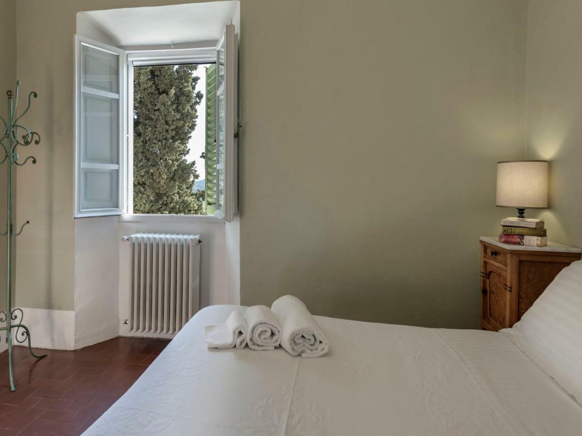 Tenuta Di Capezzana Bed and Breakfast Seano Exteriör bild