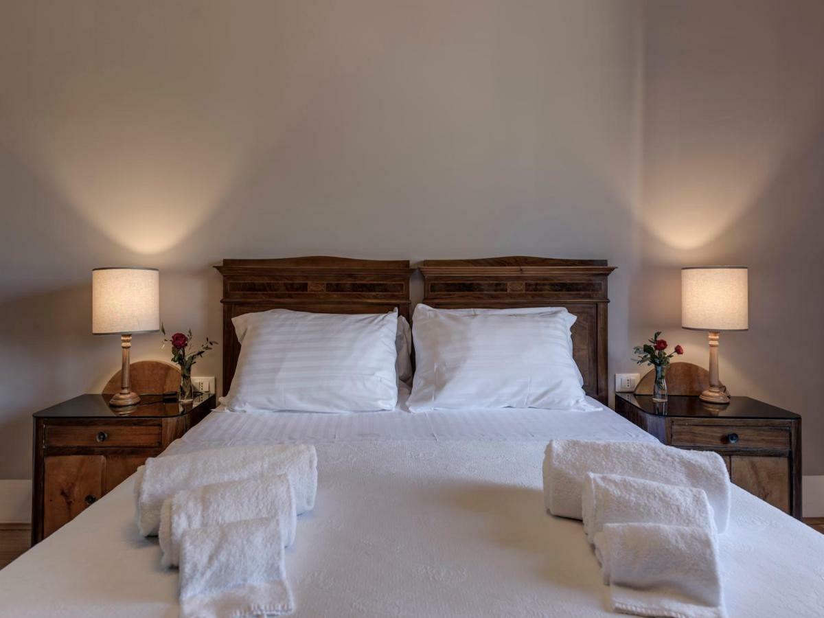 Tenuta Di Capezzana Bed and Breakfast Seano Exteriör bild